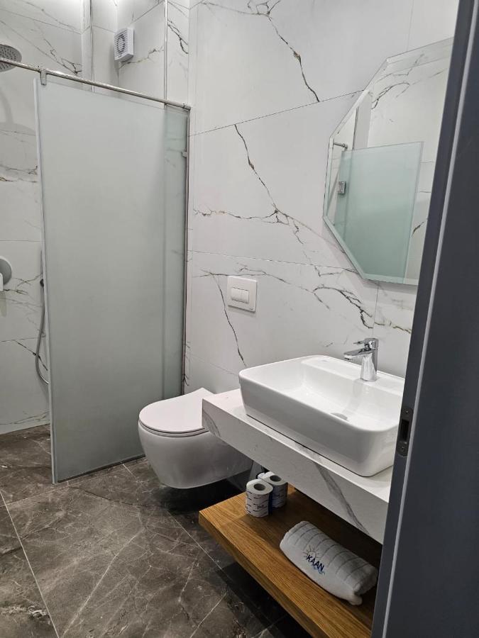 Kaan Hotel Radhimë المظهر الخارجي الصورة